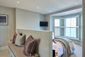 Master bedroom with stud wall - Interior design
